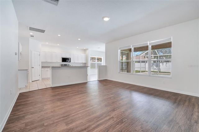 8218 CANARY CANYON WAY, Tampa, FL 33647