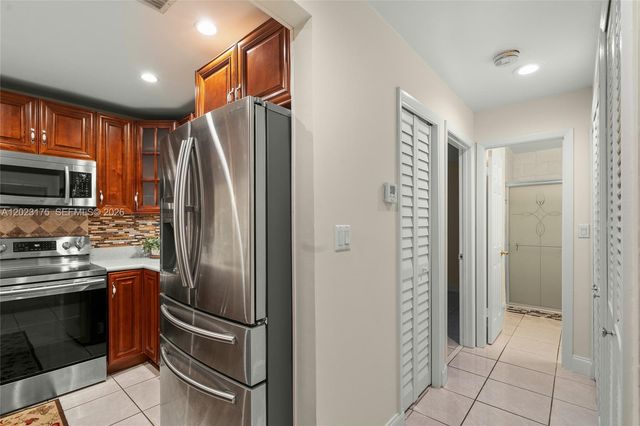 9367 SW 1st St 808, Plantation, FL 33324