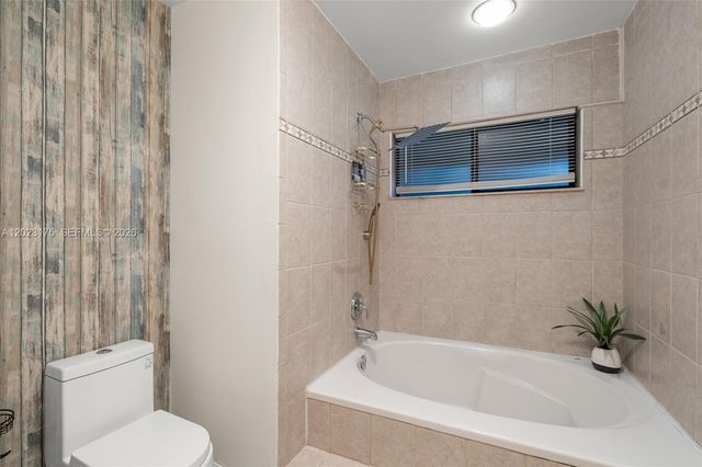 9367 SW 1st St 808, Plantation, FL 33324