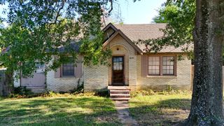 800 E Young St., Longview, TX 75602