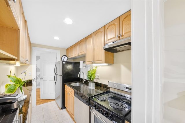 352 Tappan St 1, Brookline, MA 02445