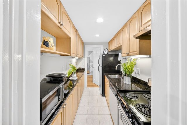 352 Tappan St 1, Brookline, MA 02445
