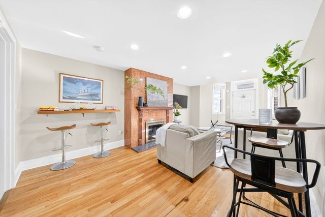 352 Tappan St 1, Brookline, MA 02445