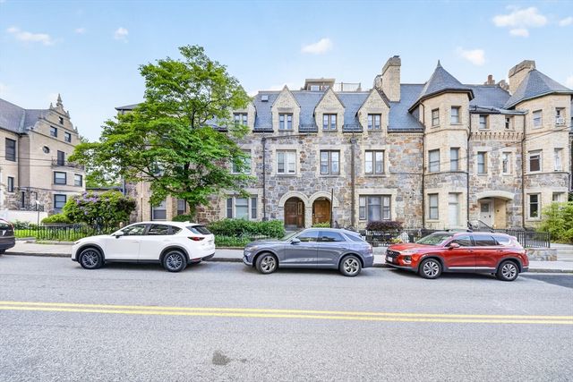 352 Tappan St 1, Brookline, MA 02445