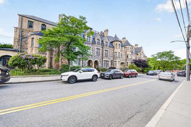 352 Tappan St 1, Brookline, MA 02445