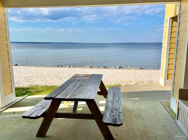 16070 Innerarity Pt Rd, Pensacola, FL 32507