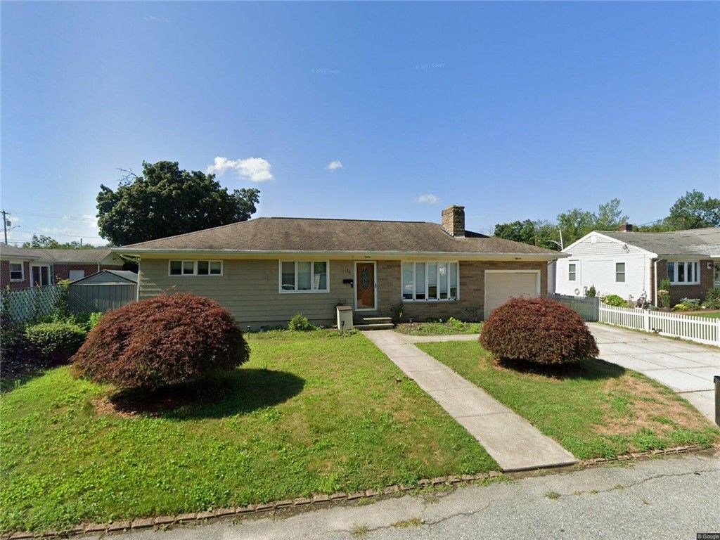 12 Parkside Drive, Johnston, RI 02919