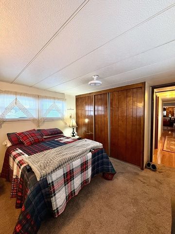9 King Dr, Wareham, MA 02576