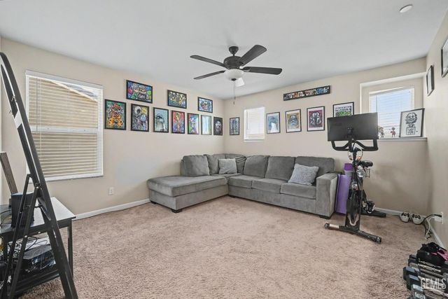 5816 Commonwealth Avenue, Bakersfield, CA 93313