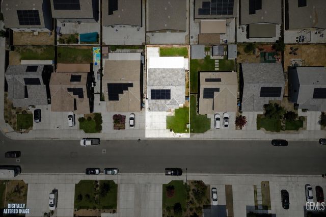 5816 Commonwealth Avenue, Bakersfield, CA 93313