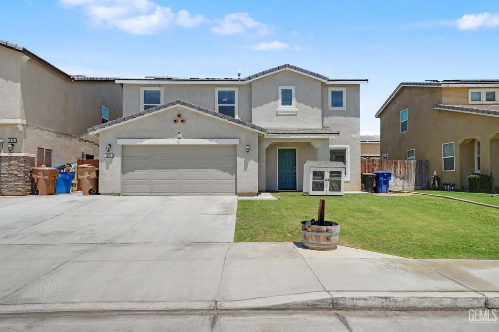 5816 Commonwealth Avenue, Bakersfield, CA 93313
