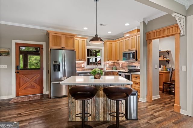 704 Town Creek Church Road, Talking Rock, GA 30175