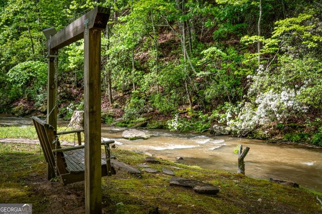704 Town Creek Church Road, Talking Rock, GA 30175