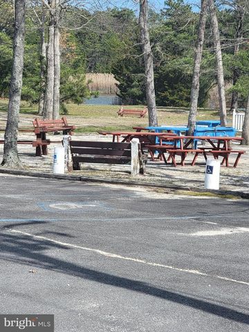 11B WALNUT RD, Manahawkin, NJ 08050