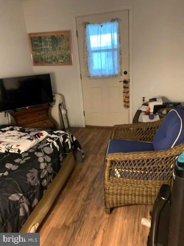 11B WALNUT RD, Manahawkin, NJ 08050