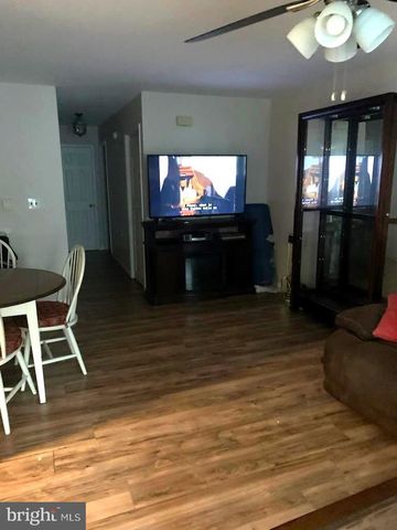 11B WALNUT RD, Manahawkin, NJ 08050