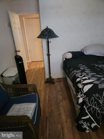 11B WALNUT RD, Manahawkin, NJ 08050