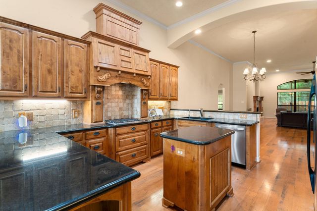 28618 Benders Crossing Drive, Spring, TX 77386