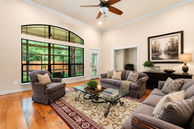 28618 Benders Crossing Drive, Spring, TX 77386