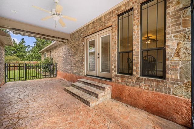 28618 Benders Crossing Drive, Spring, TX 77386