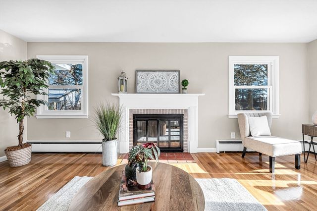 32 Debra Dr, Chicopee, MA 01020