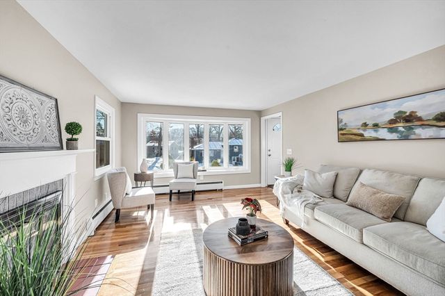 32 Debra Dr, Chicopee, MA 01020