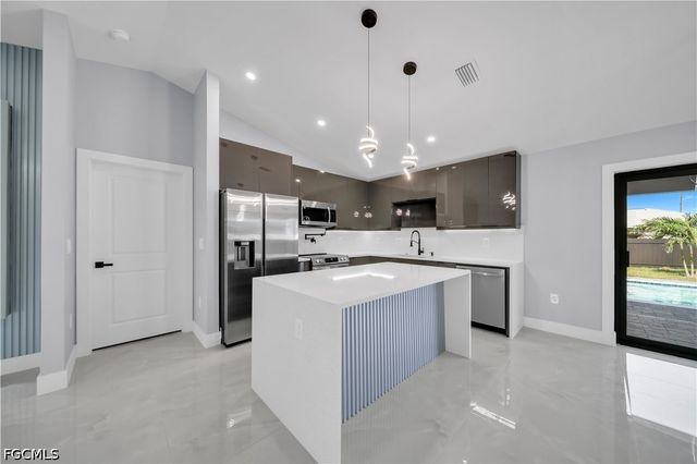 2623 NE 20th AVE, Cape Coral, FL 33909