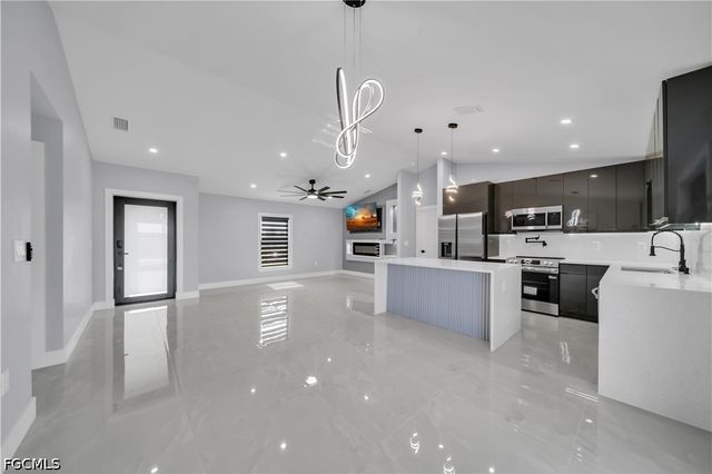 2623 NE 20th AVE, Cape Coral, FL 33909