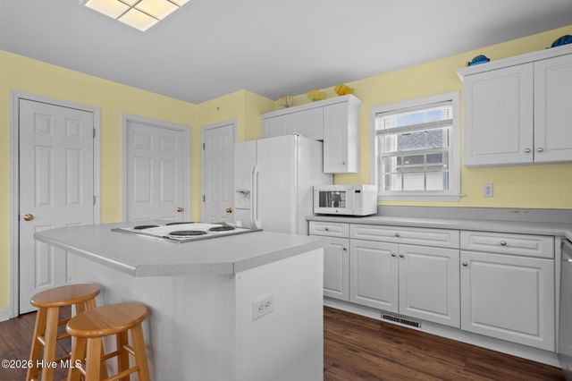 1301 N New River Drive, Holly Ridge, NC 28445