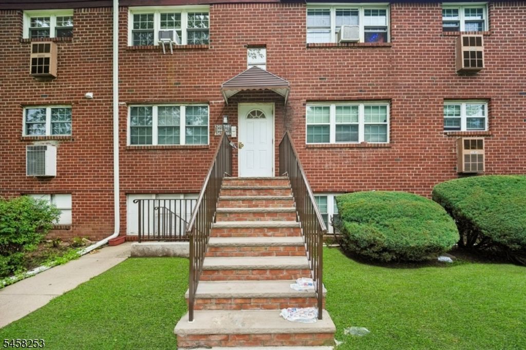 345 College Dr, Edison Twp., NJ 08817 — exterior