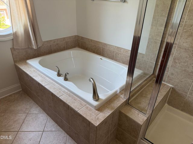 10511 Rosegate Court, Raleigh, NC 27617