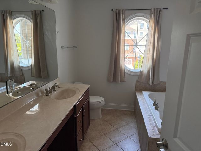 10511 Rosegate Court, Raleigh, NC 27617