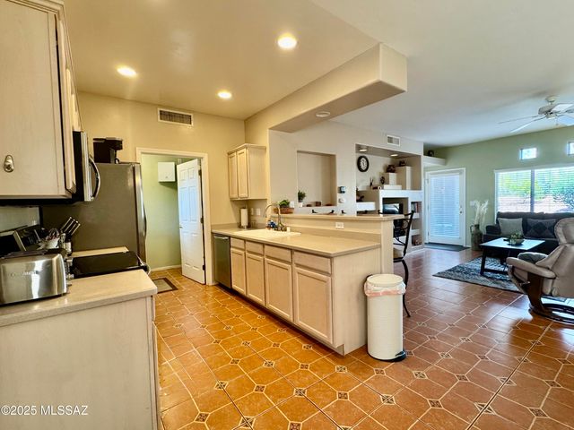 655 W Vistoso Highlands Dr Apt 102, Oro Valley, AZ 85755