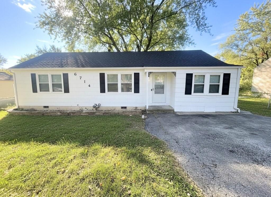 6714 Richmond Avenue, Kansas City, MO 64133