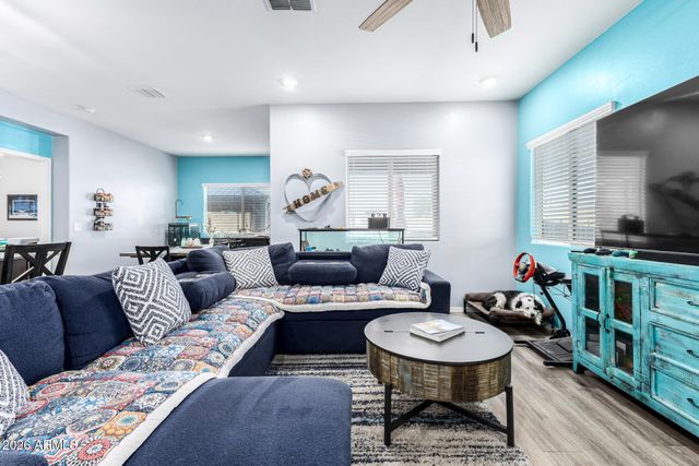 12712 W MIDWAY Avenue, Glendale, AZ 85307