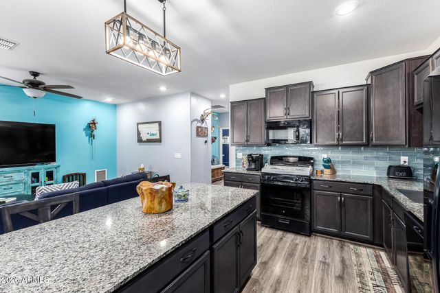 12712 W MIDWAY Avenue, Glendale, AZ 85307