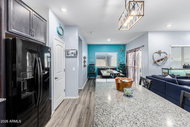 12712 W MIDWAY Avenue, Glendale, AZ 85307