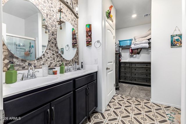 12712 W MIDWAY Avenue, Glendale, AZ 85307