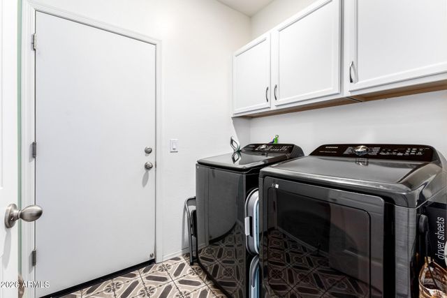 12712 W MIDWAY Avenue, Glendale, AZ 85307