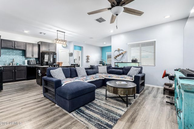 12712 W MIDWAY Avenue, Glendale, AZ 85307