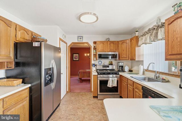 1553 WINDWARD AVE, Beachwood, NJ 08722