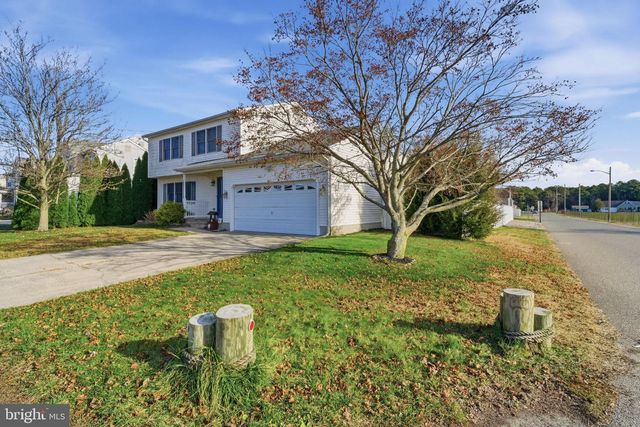 1553 WINDWARD AVE, Beachwood, NJ 08722