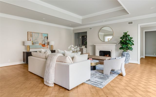 29 Saint Laurent Place, Dallas, TX 75225