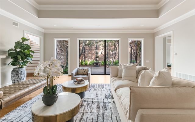 29 Saint Laurent Place, Dallas, TX 75225