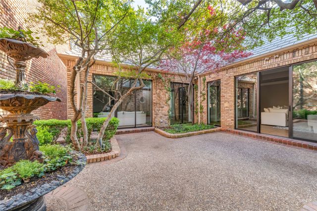 29 Saint Laurent Place, Dallas, TX 75225