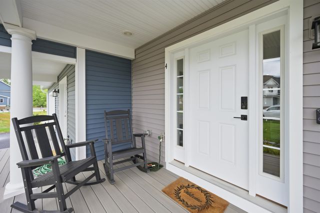 4 Autumn Lane, Raymond, NH 03077