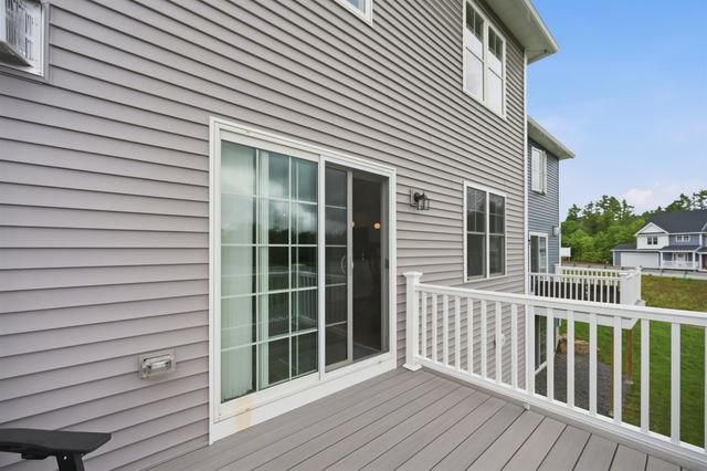 4 Autumn Lane, Raymond, NH 03077