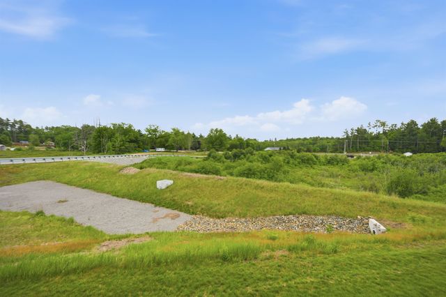 4 Autumn Lane, Raymond, NH 03077