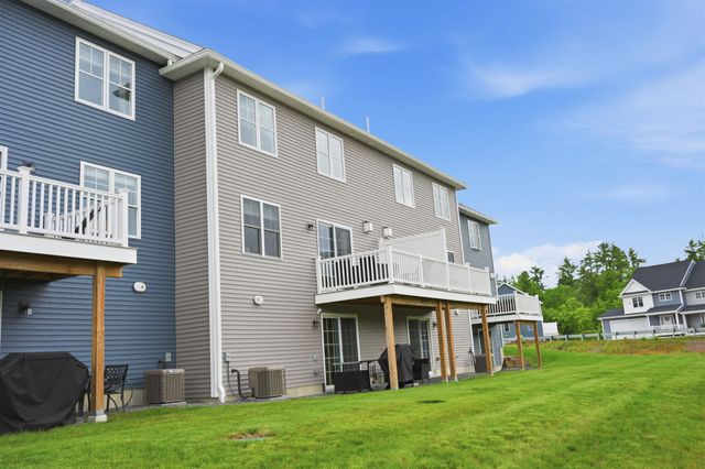 4 Autumn Lane, Raymond, NH 03077