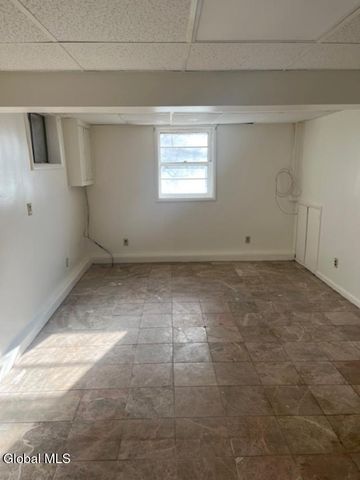 17 Tennessee Avenue, Colonie, NY 12205